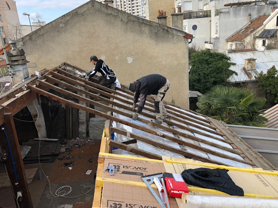 Couvreur sur toiture à Courbevoie dans les Hauts-de-Seine (92)